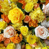 Pabrik langsung bunga kuning oranye kustom dinding sutra Hydrangea bunga mawar dinding 8*8 buatan untuk dekorasi latar belakang acara pernikahan