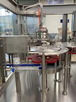 Système de ligne de production de machine de remplissage automatique d'eau minérale pure en bouteille électrique commerciale pour applications chimiques