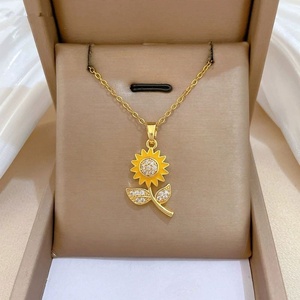 Colliers de mode, huile qui coule, tournesol, style luxueux, élégant, collier plaqué or - Product Image 1