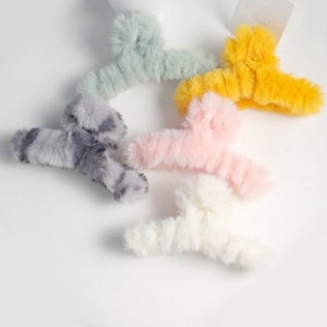 Grands accessoires <span class=keywords><strong>de</strong></span> cheveux élégants antidérapants, Barrettes d'hiver en peluche en fourrure <span class=keywords><strong>de</strong></span> <span class=keywords><strong>crabe</strong></span> pour femmes, pinces à cheveux, grandes pinces à cheveux - Product Image 1