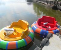 Anneau gonflable en PVC robuste, rouge et jaune rayé, pour jeux aquatiques et parcs d'attractions