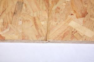 Panneaux <span class=keywords><strong>OSB</strong></span> T&G 3 18 mm avec ajustement serré pour cloisons intérieures de base et plafond, simples et efficaces - Product Image 3