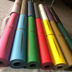 ออกแบบเสื่อโยคะรักษ์โลกของคุณเองอย่างมืออาชีพ กันลื่น 18 สี พิมพ์ลายทอง หนา 5 มม. ยางธรรมชาติ PU <span class=keywords><strong>สาย</strong></span>สะพายหรูหรา - Product Image 6