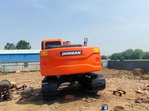 Excavatrice Doosan DX150LC d'occasion, machinerie fiable de taille moyenne à grande pour les travaux de terrassement et les projets routiers municipaux - Product Image 6