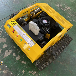 Tondeuse robotisée Centric pour pelouses suburbanaires canadiennes, avec adaptabilité rapide au terrain et alimentation à essence - Product Image 4