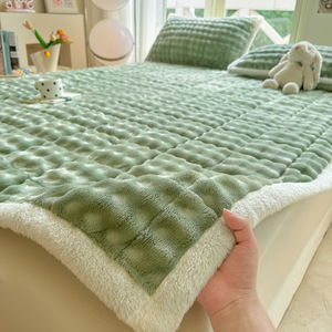 Juego <span class=keywords><strong>de</strong></span> Sábanas <span class=keywords><strong>de</strong></span> Tres Piezas <span class=keywords><strong>de</strong></span> Lujo Ligero, Forradas <span class=keywords><strong>de</strong></span> Felpa <span class=keywords><strong>de</strong></span> Pelo <span class=keywords><strong>de</strong></span> Conejo Engrosado, Antiácaros, Cálidas para Invierno, Cobertura Completa del Colchón - Product Image 3