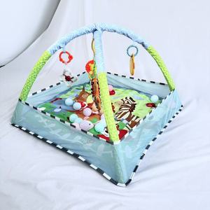 Tapis d'éveil pour bébé nouveau-né avec 5 jouets suspendus et 18 balles océaniques, support en mousse, base en coton, tapis de jeu pour bébé - Product Image 4