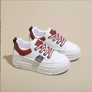 Moda para <span class=keywords><strong>mujer</strong></span> estilo para caminar suela gruesa <span class=keywords><strong>mujer</strong></span> zapatos blancos al por mayor al aire libre niñas blancas aumento de altura zapatos blancos - Product Image 2