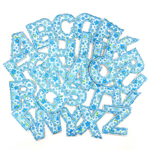 Bel modello di fiore rosa blu A-Z <span class=keywords><strong>disegno</strong></span> <span class=keywords><strong>alfabeto</strong></span> ferro su lettera ricamata Patch Applique per abbigliamento per bambini - Product Image 5