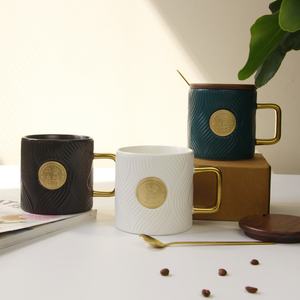 Sello con Logotipo Personalizado para Diseñar <span class=keywords><strong>Tazas</strong></span> <span class=keywords><strong>de</strong></span> Cerámica con Placas <span class=keywords><strong>de</strong></span> Cobre en Relieve y Asa Dorada para Parejas, Regalos Personalizados - Product Image 2