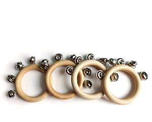 Vente en gros de hochets à main en bois naturel pour nourrissons, instrument de percussion Orff pour l'entraînement sensoriel et rythmique des tout-petits - Product Image 4