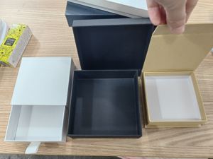 Boîte-cadeau de paquet de carton de personnalisation personnelle avec l'insertion de mousse d'EPE pour l'emballage de haut-parleur de produits électroniques - Product Image 4