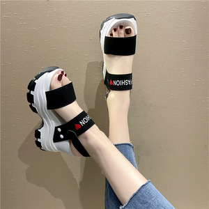 Zapatillas Planas Casuales de Moda al por Mayor, Sandalias de Tacón Alto con Plataforma para Mujeres y Damas - Product Image 5