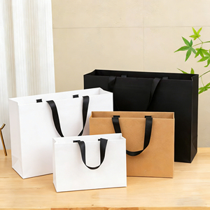 Sac fourre-tout en papier cartonné biodégradable et durable, design personnalisé, poignées en ruban, style classique, emballage pour vêtements - Product Image 2