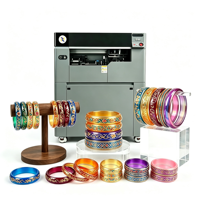 360 °   Machine d'impression UV à jet d'encre rotative avec CMYK W V pour bracelets en plastique, verre et autres produits cylindriques