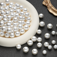 Perles rondes en plastique blanc en gros avec trou pour la fabrication de colliers et de bijoux tendance