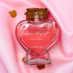 Pot de bonbons et d'épices <span class=keywords><strong>en</strong></span> <span class=keywords><strong>verre</strong></span> <span class=keywords><strong>en</strong></span> forme de <span class=keywords><strong>coeur</strong></span> de 70ml avec bouchon <span class=keywords><strong>en</strong></span> liège pour le stockage décoratif de cuisine et le conteneur de condiments - Product Image 3