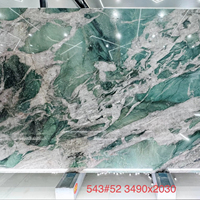 Comptoirs de cuisine en quartzite vert Patagonia poli, grandes dalles, pierre naturelle de luxe pour mur de fond