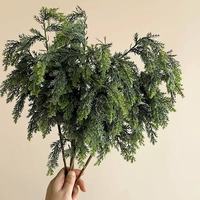 LO-1642 Penjualan Panas Cabang Pinus Cedar Buatan 55cm, OEM ODM Batang Cemara Palsu Realistis untuk Dekorasi Karangan Bunga Natal & Vas
