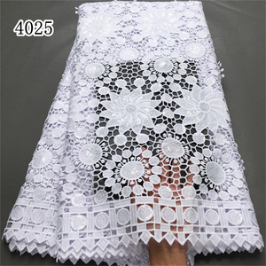 Tessuto in Pizzo Guipure Africano <span class=keywords><strong>Bianco</strong></span> con <span class=keywords><strong>Paillettes</strong></span> di Lusso 2024 Nuovo Pizzo Idrosolubile per Abiti da Sposa Nigeriani 4025 - Product Image 3