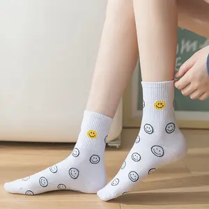 Chaussettes noires et blanches pour femmes, en coton, avec smiley et dessin animé, été