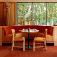 Mobilier de restaurant commercial Ron Group, banquettes en velours, table en bois, ensemble de chaises en cuir