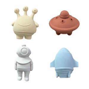 Nouveau jouet de bain personnalisé pour bébé, poupée de dessin animé pulvérisatrice d'eau, jouet de bain en silicone pour enfants - Product Image 2