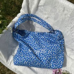 Bolsa de Compras de Algodón con Estampado Floral, Bolsa de Hombro Individual, Bolsa de Playa de Gran Capacidad para Mujer, Bolso de Mano Retro con Flores - Product Image 1