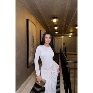 Vestido de Noche Romántico Beige Tipo Bola, Diseño Personalizado, Cuello Alto, Tirantes Finos, Cintura Imperio, Tela Jacquard Formal - Product Image 1