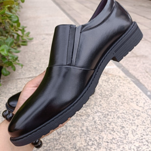 Chaussures habillées en cuir pour hommes, noires, en cuir pleine fleur de vache, à enfiler, résistantes à l'usure, pour le bureau et les affaires - Product Image 3