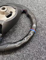 Volant sport en fibre de carbone avec cuir perforé pour BMW E90 E92 E93 E70 E71, mise à niveau OEM du volant d'origine