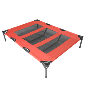 Grand lit XL personnalisé pour animaux de compagnie avec tente d'ombrage à baldaquin amovible pour le camping intérieur et extérieur Lit surélevé pour animaux de compagnie en vente - Product Image 4