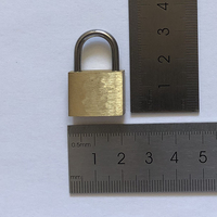 Mini cadenas de petite taille de 20 mm, avec une courte anse, en laiton