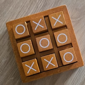 Jeu <span class=keywords><strong>de</strong></span> Tic Tac Toe en bois au design personnalisé, jeu <span class=keywords><strong>de</strong></span> <span class=keywords><strong>société</strong></span> unique sur mesure <span class=keywords><strong>pour</strong></span> les préférences personnelles individuelles - Product Image 2