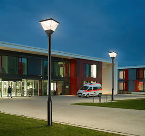 Nouvelle conception, luminosité élevée, IP65, lampadaire solaire de jardin 30W à poteau divisé 3M, rechargeable avec <span class=keywords><strong>batterie</strong></span> incluse - Product Image 5