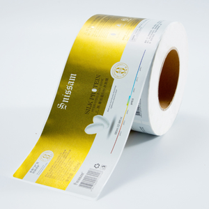 Diseño gratuito Impresión personalizada Impermeable Laminación mate Lámina dorada Etiqueta PP para etiquetas de botellas cosméticas - Product Image 1