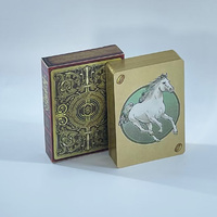 Design personnalisé Jeu de cartes à jouer au poker en plastique PVC avec bord en feuille d'or Impression de logo personnalisé Cartes à jouer de luxe avec boîte
