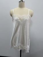 Robe de nuit en satin blanc pour femme avec dentelle, bretelles spaghetti réglables