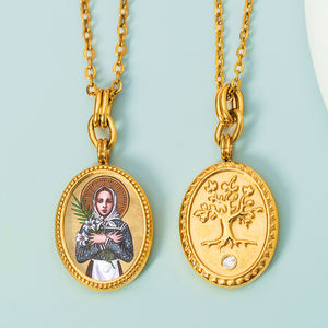 GIVELUCK Ciondolo Personalizzato con Icona Ortodossa di Santa Maria Goretti in Acciaio Inox Placcato Oro 18K, Medaglia del Santo Patrono della Purezza e della Perdono - Product Image 1
