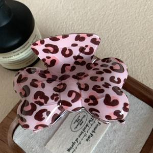 Accesorios para el Cabello para Mujer, Pinza de Pelo Cuadrada Hueca, Elegante y Sencilla, de Acetato de Celulosa Rosa, Personalizada, Venta al Por Mayor - Product Image 6