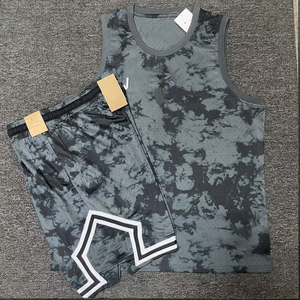 Completo Set Allenamento Basket 26-27: Nuovi Pantaloncini e Canotta in Rete Stile Americano, Casual, Sportivo, Asciugatura Rapida, Alta Qualità - Product Image 4