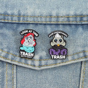 Pin de Esmalte con Diseño de Mapache Sirena, Inspirado en el Anime, con Temática de Basura, Broche, Insignia de Solapa, Joyería al por Mayor - Product Image 1