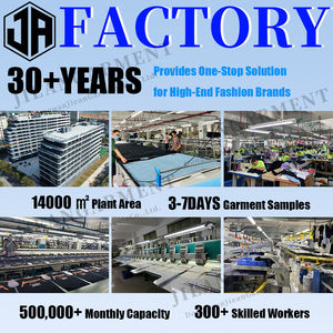 Tuta Sportiva da Uomo Personalizzabile con Logo, Traspirante in Nylon, Riflettente, Antivento, con Strisce Laterali - Product Image 5