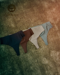 Женские бесшовные трусики-стринги - Product Image 2