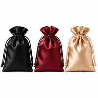 Sac à poussière en satin de luxe en gros, pochette à cordon en soie avec logo personnalisé pour le rangement de sacs à main