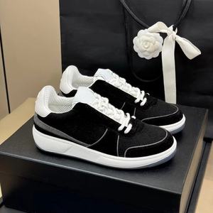 Zapatos de Diseñador 2026, Zapatillas Retro Blancas y Negras de Moda, Zapatos Casuales de Exterior para Mujer - Product Image 1