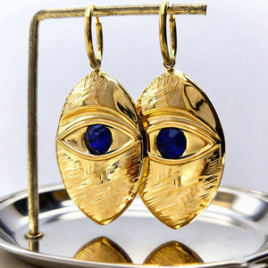 Boucles d'oreilles tendance YWXS Fashion en acier inoxydable 18 carats, pendentif géométrique de luxe en acier inoxydable avec œil bleu et visage humain pour femme - Product Image 5