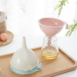 Sanmei Youjia <b>Kitchen</b> Funnel Food Grade <b>Plastic</b> Long Handle Small Medium Large Liquid Dispensing Tool - Product Image 3