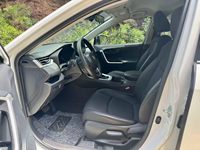 Toyota RAV4 SUV d'occasion 2024, 2.0L atmosphérique, conduite à gauche, essence, véhicule d'occasion bien entretenu, vente en gros à l'exportation