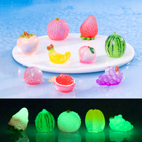 Mini figurines de fruits lumineuses en plastique, jouets miniatures qui brillent dans le noir : pastèque, fraise, orange